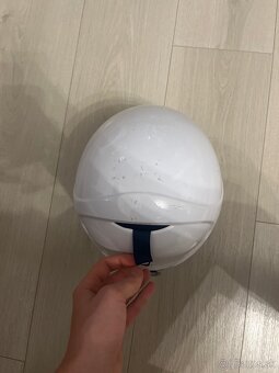 Biela lyžiarska prilba - 3