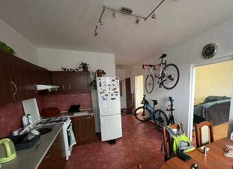 Priestranný 2-izbový byt v Stupave - 3