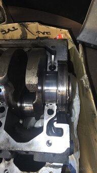 Kľukový hriadeľ volvo 2.4 d5 - 3