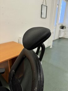 Kancelárska stolička s nastavovateľným operadlom na hlavu - 3