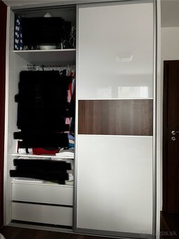 Vstavaná skriňa +2xnočné stolíky - 3
