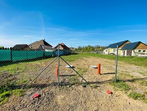 APEX reality stavebný pozemok na dvojdom v Orešanoch, 951 m2 - 3