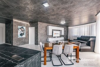 Dizajnový 3 izbový byt na predaj s garážovým státím - centru - 3