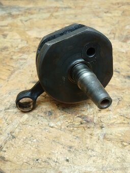 Babetta 207 kľuková hriadeľ - 3