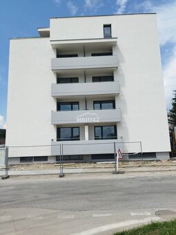 Predaj 3-izbového bytu, Svätoplukova, Púchov - 3