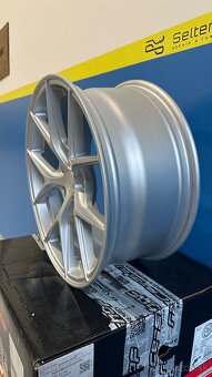 5x112 r18 Japan Racing SL01 - 3