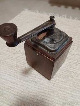 Mlynček - starožitný - 3