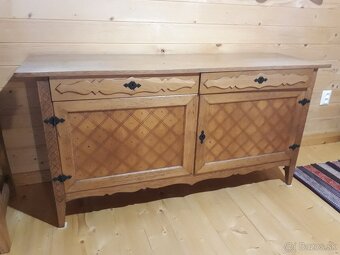 zdobena komoda - 3