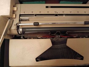 Kufríkový písací stroj - 3