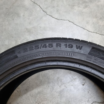Letné pneumatiky 225/45 R19 CONTINENTAL DOT0520 - 3