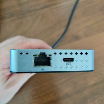 Predám 10-v-1 USB-C dock s podporou Dual 4K HDMI - 3