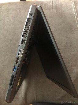 Fujitsu LifeBook E556 - 3