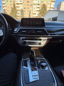 BMW Rad 7 750i xDrive A/T - 3