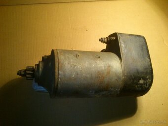 Štartér Praga V3S - 3