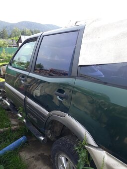 Rozpredám Nissan Terrano 2,7 a3,0 - 3