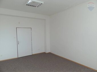 Prenájom 2x kancelárske priestory, 17,5 m2, Rybárska ul., Ni - 3