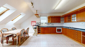 Na PREDAJ veľkometrážny 5 izbový mezonetový byt v obci Vinos - 3