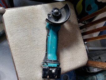 Makita akumulátorova flexa - 3