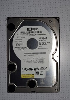 Predám 3,5" pevné disky SATA a PATA - 3