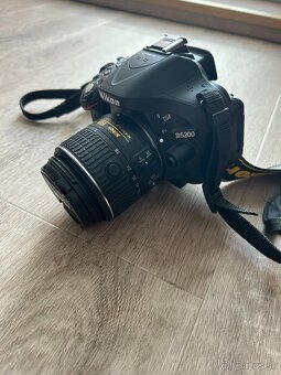 Predám Nikon D5200+objektív 18-55+blesky YN560 III - 3