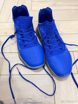 Understand Armour Curry - 3