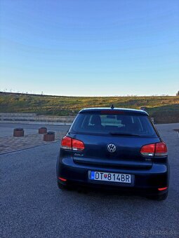 Predám Volkswagen Golf 1.4 TSI-benzín - 3