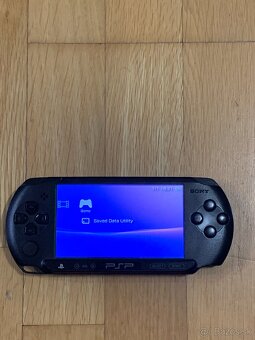 Sony PSP E1004 - herná konzola - 3