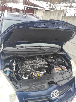 Predám Toyota Corolla Verso 2.2.D-4D T 5S - 3