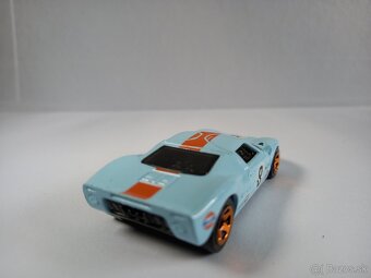 HOT WHEELS - FORD GT40 GULF - POZRI DETAILNÉ FOTO - 3