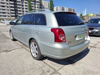 Toyota Avensis Combi 2.2 D-4D Lux - 3