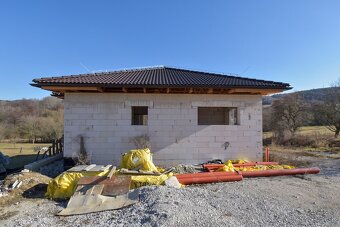 BEDES | Rod.dom v štádiu hrubej stavby, 128m2, pozemok 549m2 - 3