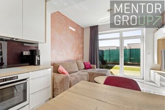 360° VR Ponúkame na predaj 2i RD v radovej zástavbe + 2 par - 3