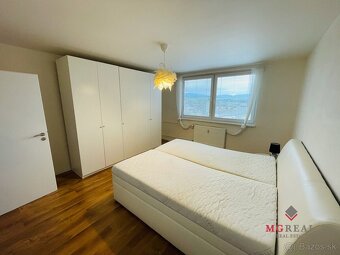 Na predaj 3-izbový byt, 77 m² s loggiou – Partizánske, sídli - 3