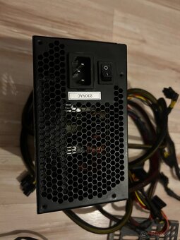 Zdroj Hyper 700W - 3