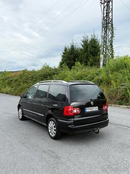 Predam Volkswagen Sharan Business 4x4 ,Ťažné,7miest,245tis - 3