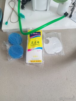 Stolík pod akvárium+externý filter - 3
