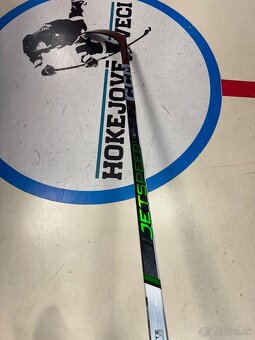 UPLNE NOVA PROFI HOKEJKA CCM JETSPEED FT6 PRO RHT 85FLEX P88 - 3