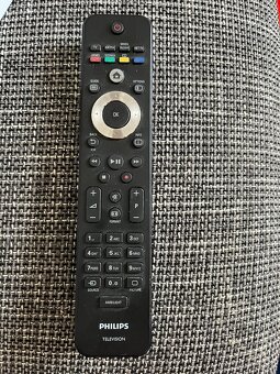 Predam na suciastky TV PHILIPS '37PFL8404H' - 3