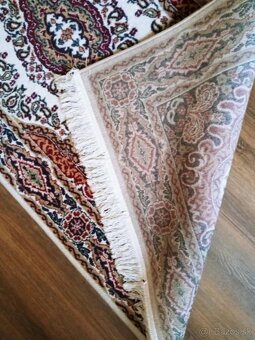 Krásny elegantný koberec - 3