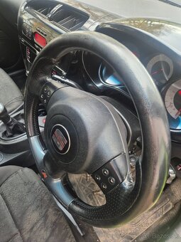 Predám trojramenny kožený volant s airbagom pre Seat leon FR - 3