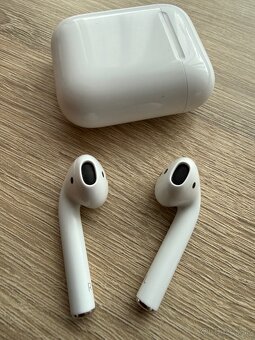 Apple AirPods 1.generácia (10/2018) - 3