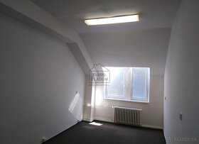 Malá miestnosť s plochou 20 m2, centrum Prešova. - 3
