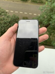 iPhone SE 2020 64GB - Čierny - Používaný stav - 3