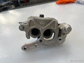 Predný brzdový strmeň BREMBO KTM - 3