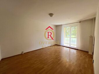 PREDANÉ -  veľký 3 izbový byt, Pavlovova ul., pôvodný stav - 3