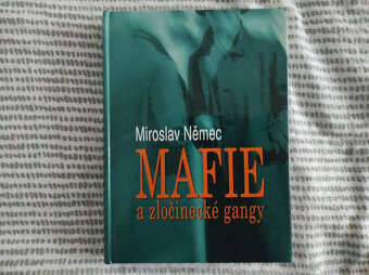 Lackberg,Harris,Grylls,Berry,Nesbo,Bjork,Dickie - 3