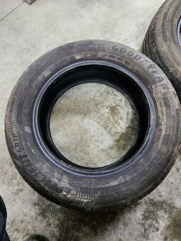 Predam letné pneu Goodyear Efficientgrip 205/60R16 - 3