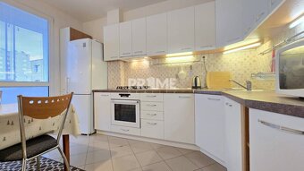 Slnečný 4i byt, nepriechodné izby, loggia, Hrobákova ul., Pe - 3