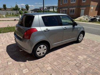 Suzuki Swift - 3