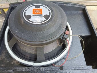 Malý 12" subwoofer Achat 112 - 3